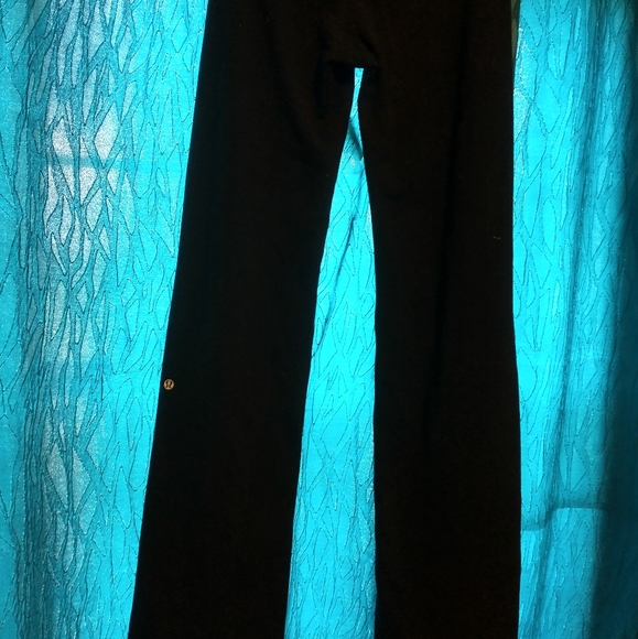 Black lululemon flare leggings - Picture 1 of 4